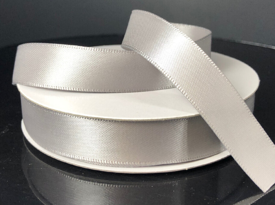 5/8&quot;x25yd Double Faced Satin Silver