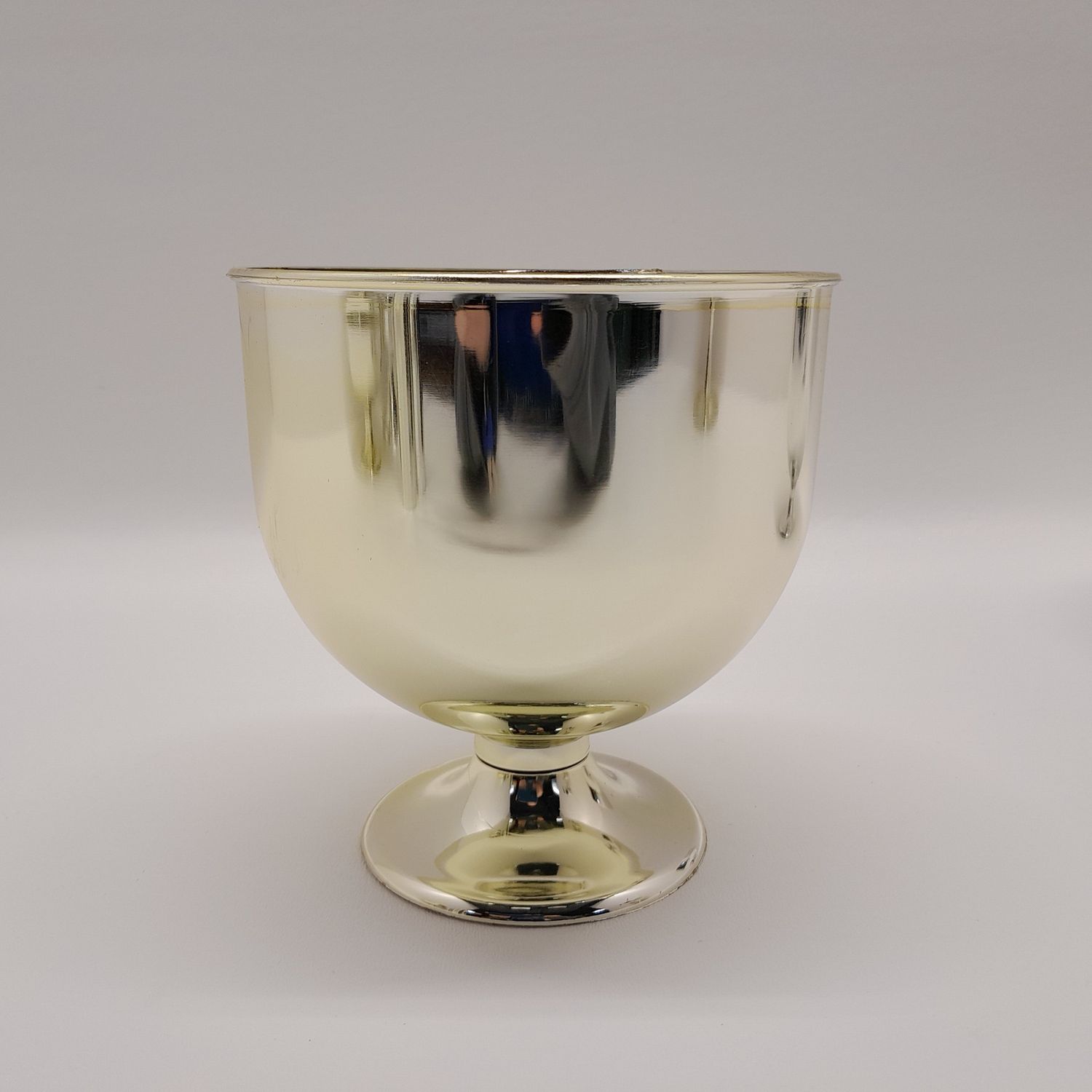5.5&quot;x5.5&quot; Chalice w/5&quot; Opening Gold (Plastic)