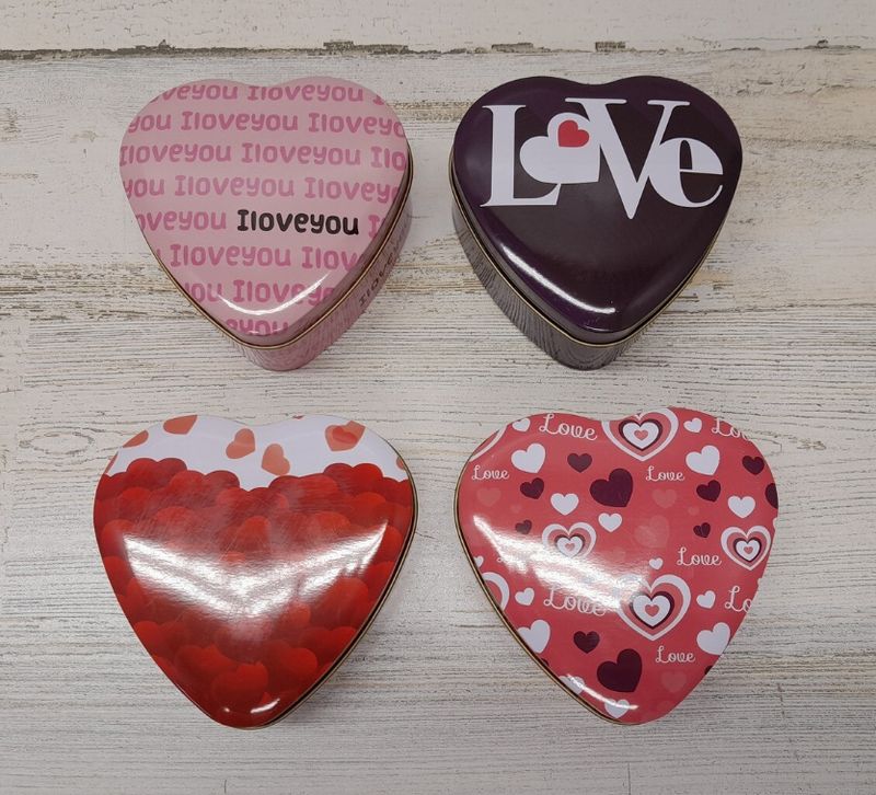 3.5&quot;x3.5&quot;x1.5&quot;Valentine Tin Heart Box Assorted