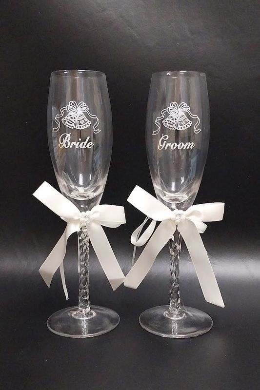Champagne Flute Set w/Pearls White