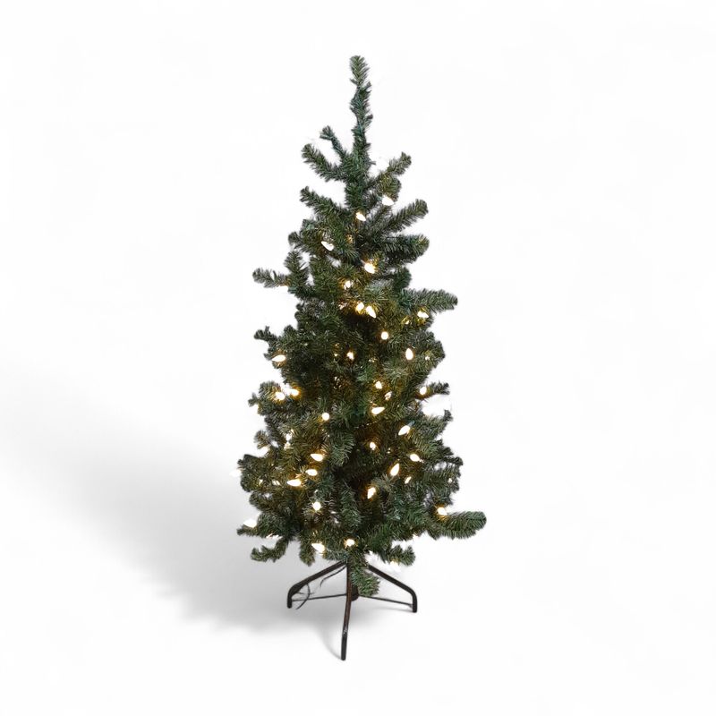 4.5&#39; Led Slim Canadian Pine Tree