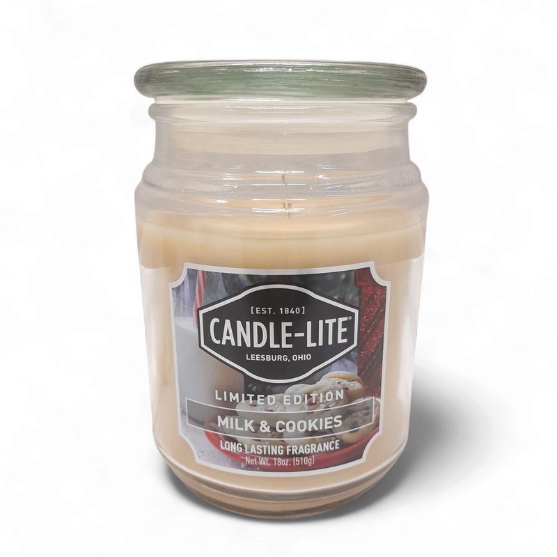 18oz Jar Candle Milk &amp; Cookies