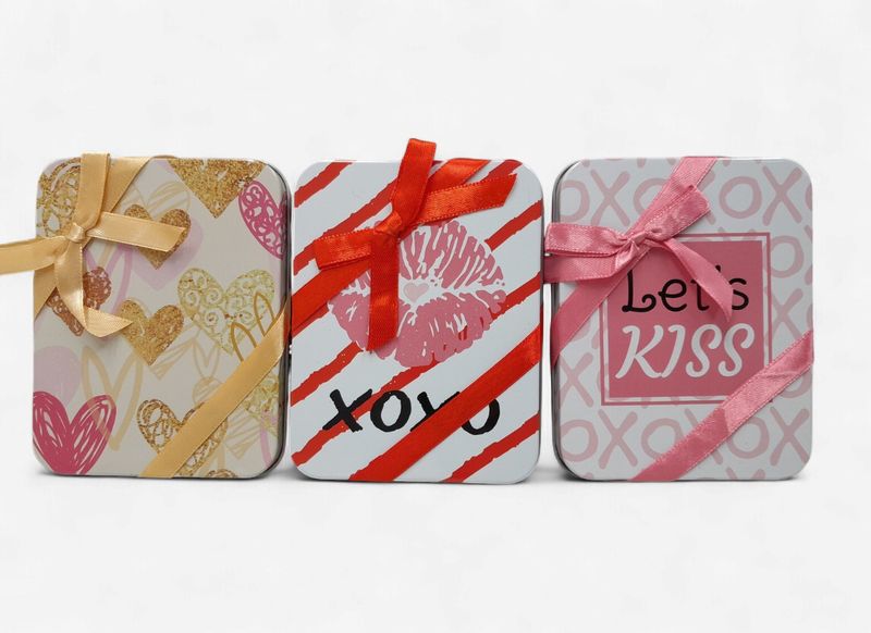 3.5"x4.5"x0.6" Valentine Gift Card Tin Assorted