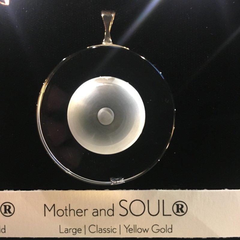 36: Mother and SOUL® Large Classic 14kt Yellow Gold