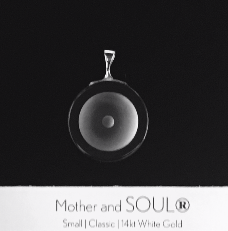 26: Mother and SOUL® Small Classic 14kt White Gold