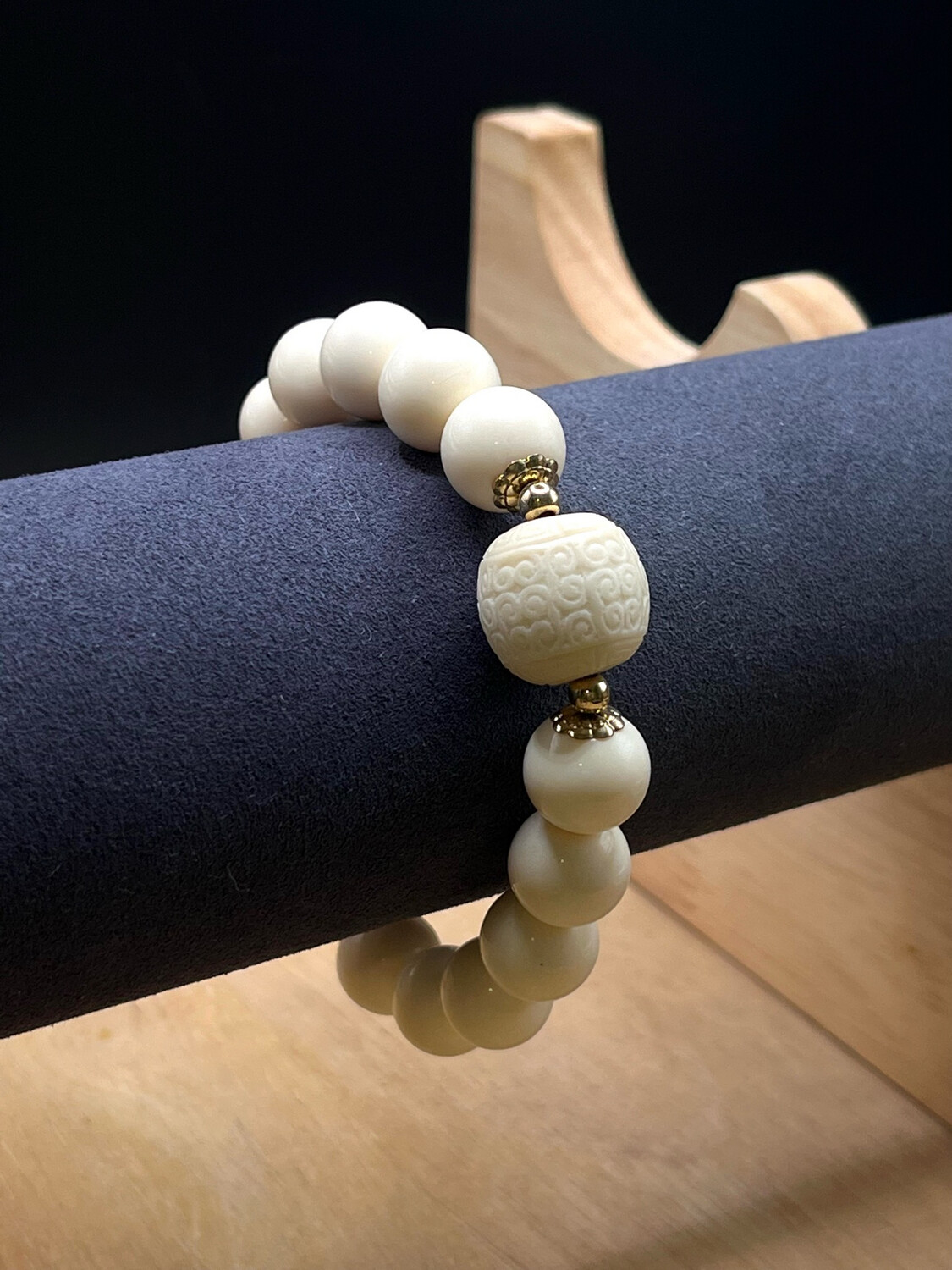 Natural Ivory Nut with Lucky Turn