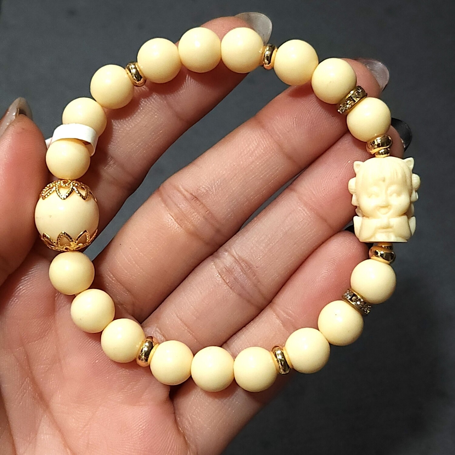 Natural Ivory Nut with 9 Tail Fox