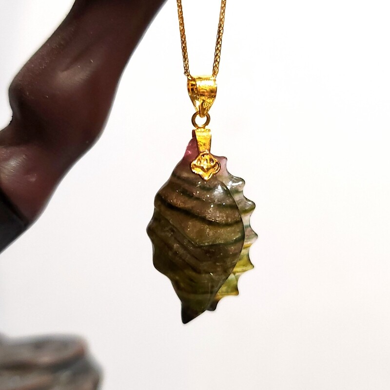 Natural Watermelon Tourmaline Shell Carving Pendant 18K