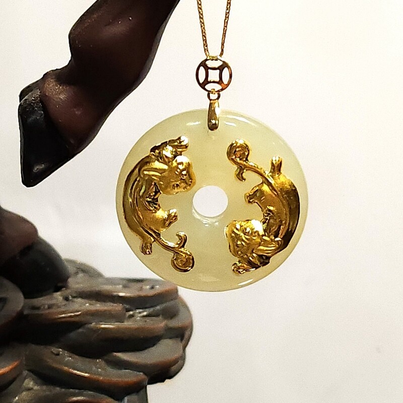 Natural Hetian Jade Pixiu Pendant with 18K Clasp