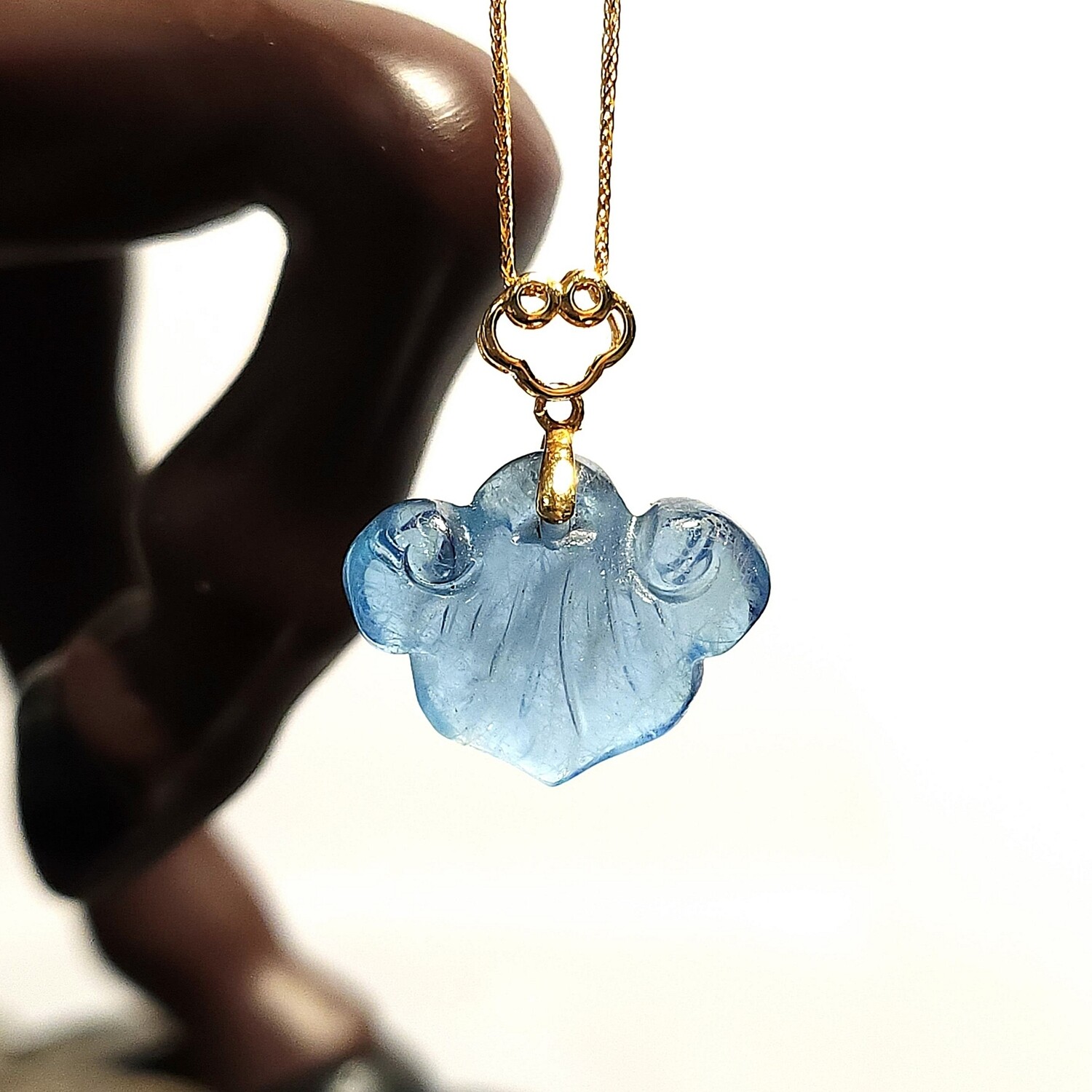 Natural Aquamarine Ruyi Pendant - 18K