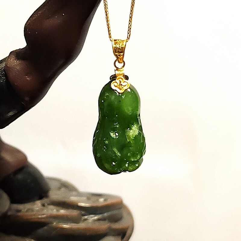 Natural Hetain Jade Cabbage Pendant 18k