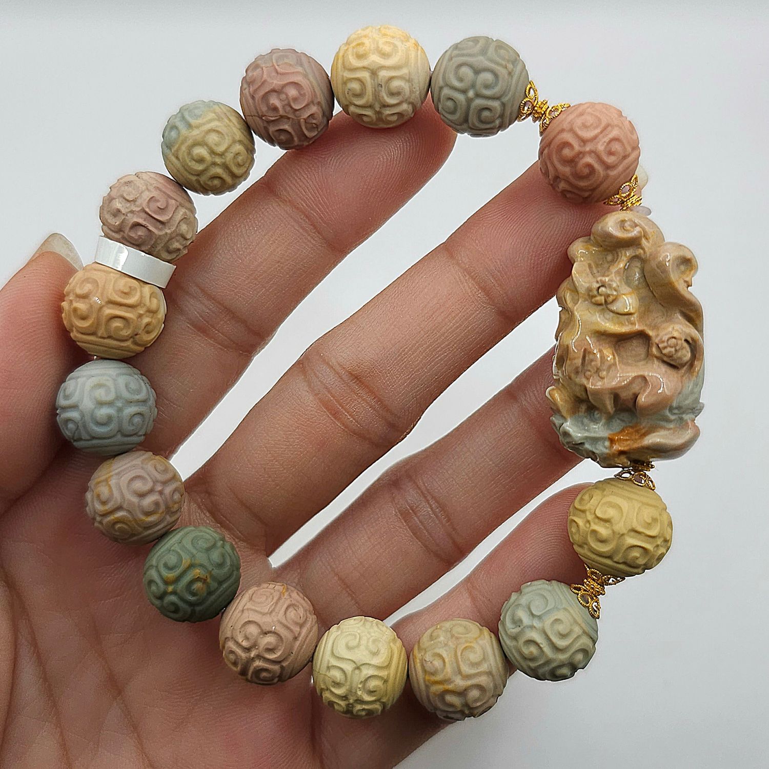 Natural Alashan Agate Lucky Turn with 9 Tail Fox - 18K