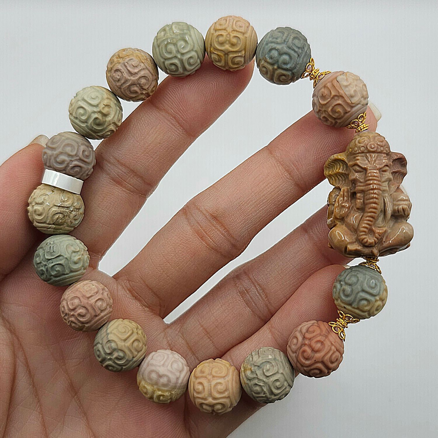 Natural Alashan Agate Lucky Turn with Ganesha - 18K