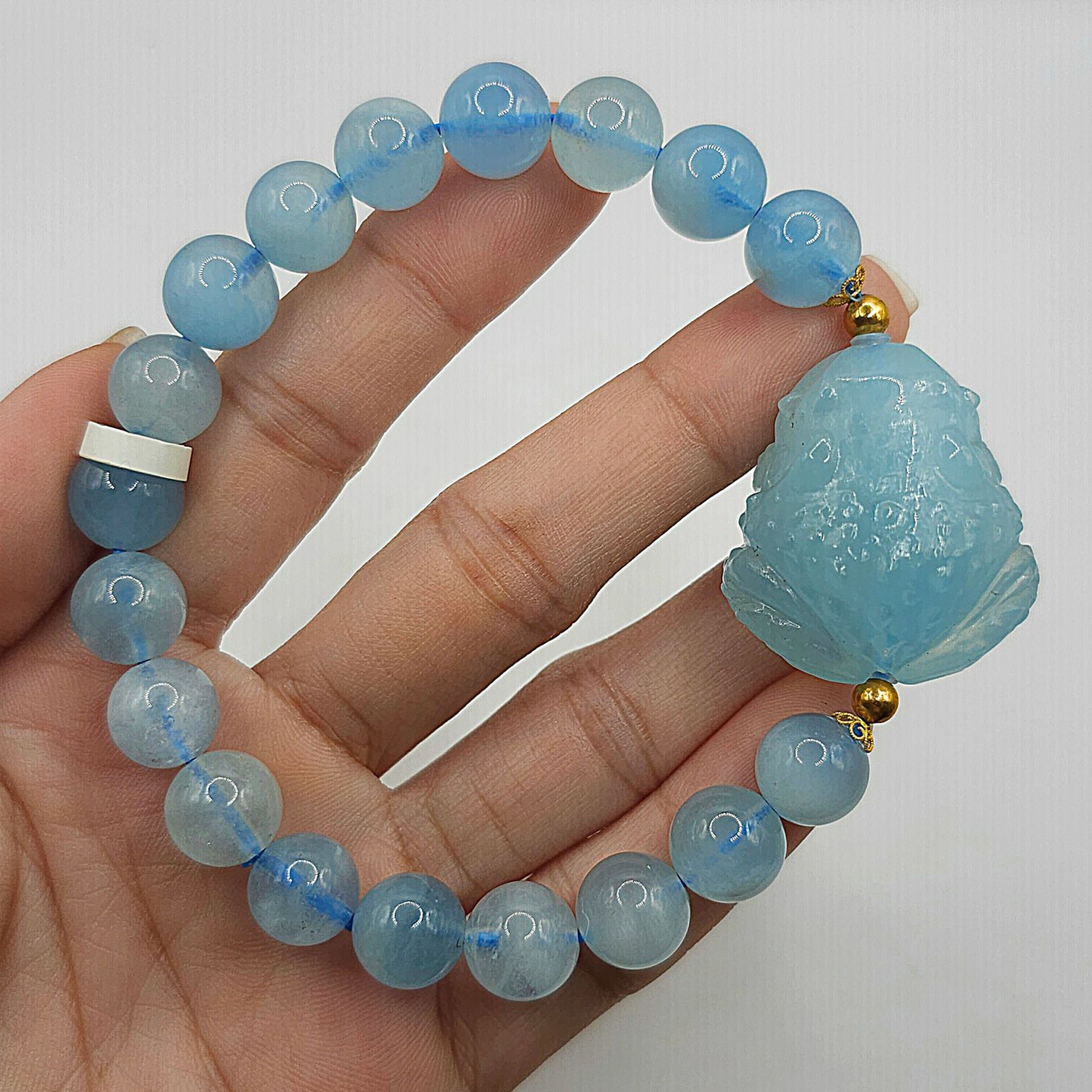 Natural Aquamarine with Toad 18K