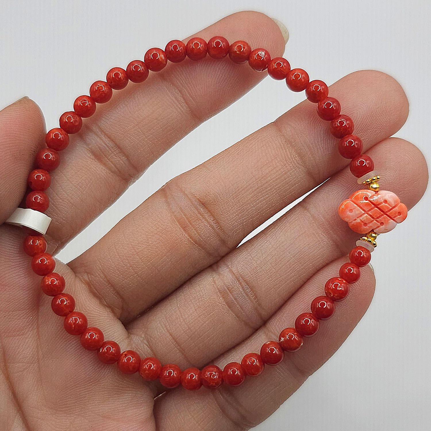 Natural Coral with Knot - 18k