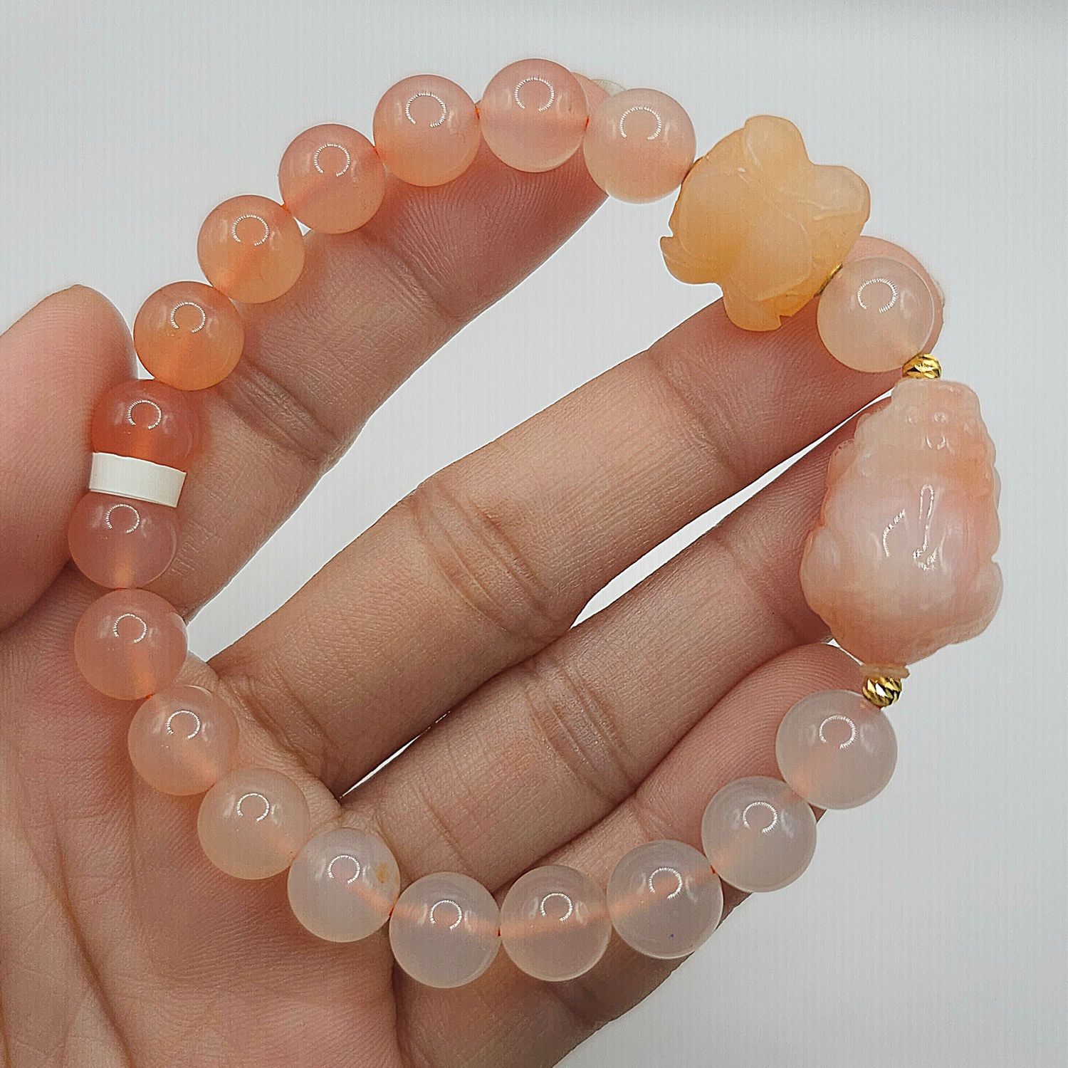 Natural Yan Yuan Agate with Pixiu &amp; Double Lotus - 18K