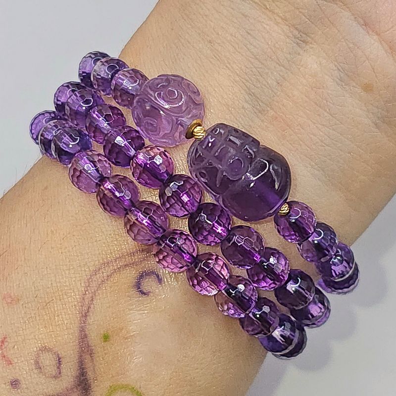 Natural 3 Lap Amethyst with Pixiu &amp; Lucky Turn - 18K