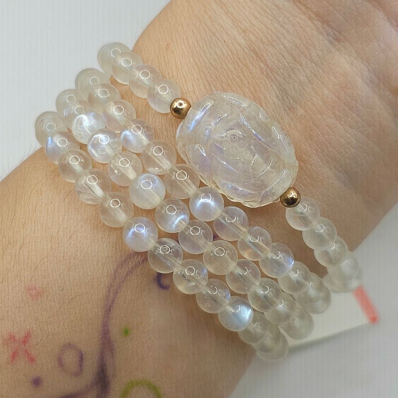 Natural 3 Lap Blue Moonstone with Rose - 18K
