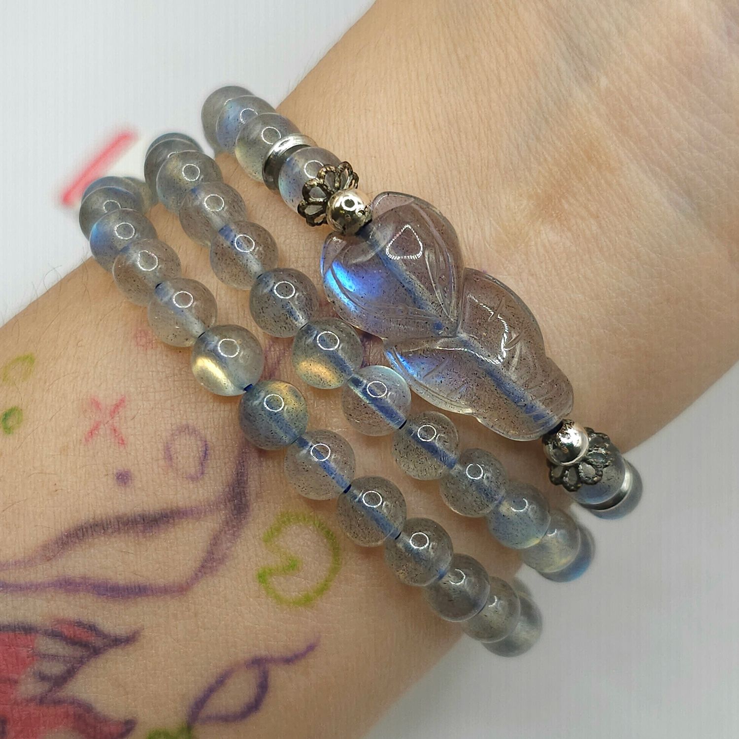 Natural 3 Lap Grey Moonstone with 9 Tail Fox