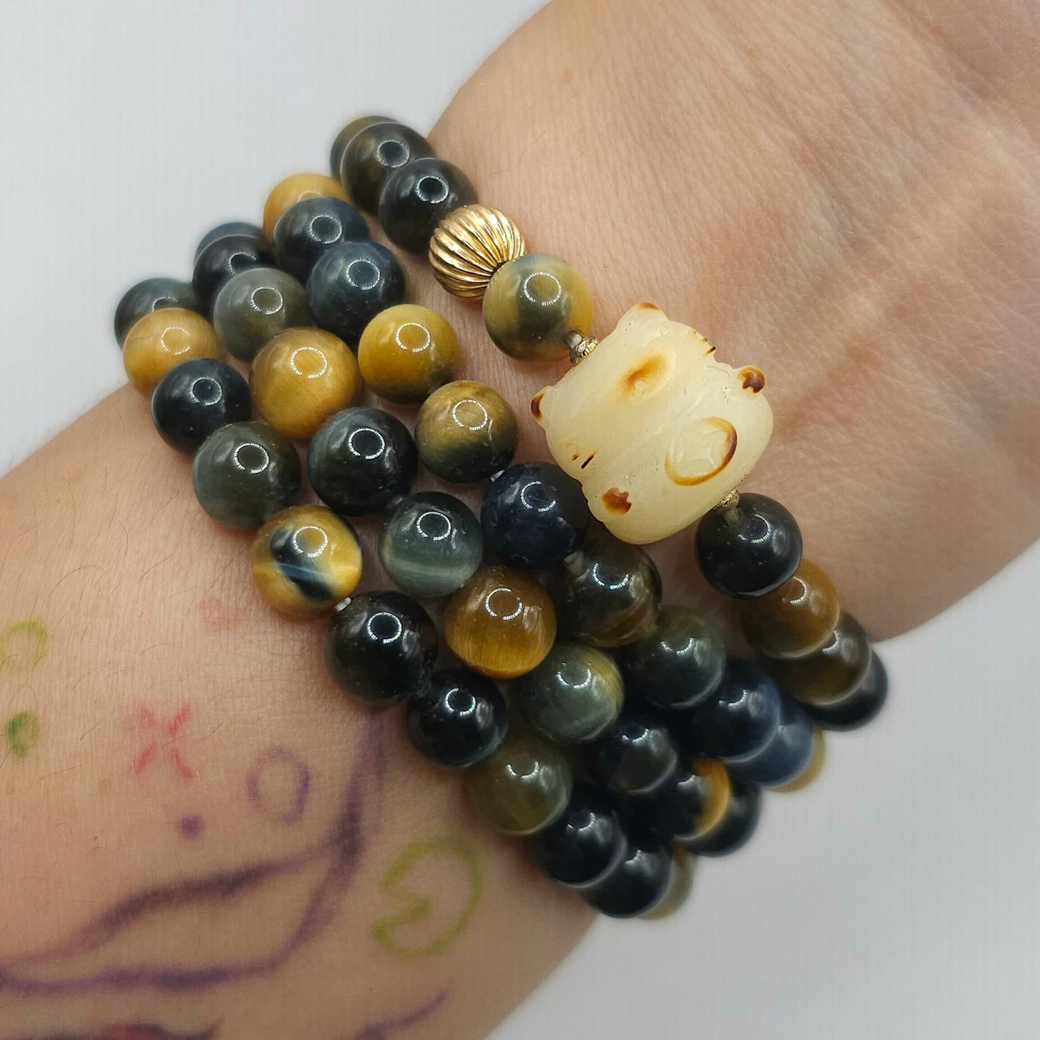 Natural 3 Lap Tiger Eye with Lucky Cat