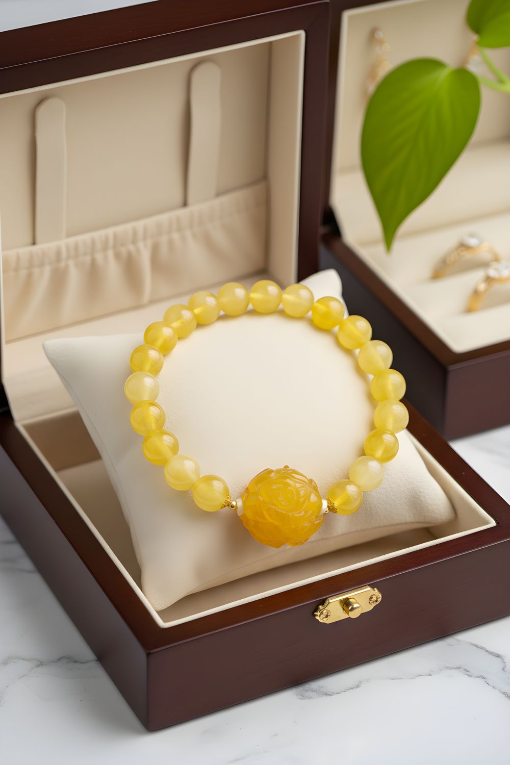 Natural Beeswax Amber with Peony - 18k