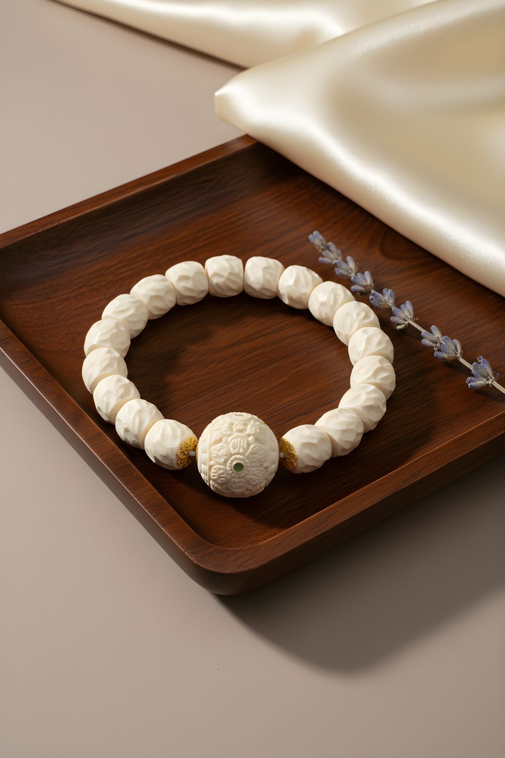 Natural Ivory Mammoth - 18k