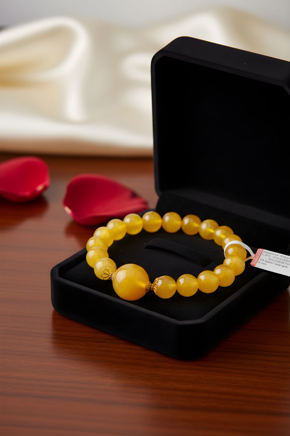 Natural Beeswax Amber with Lucky Turn - 18k
