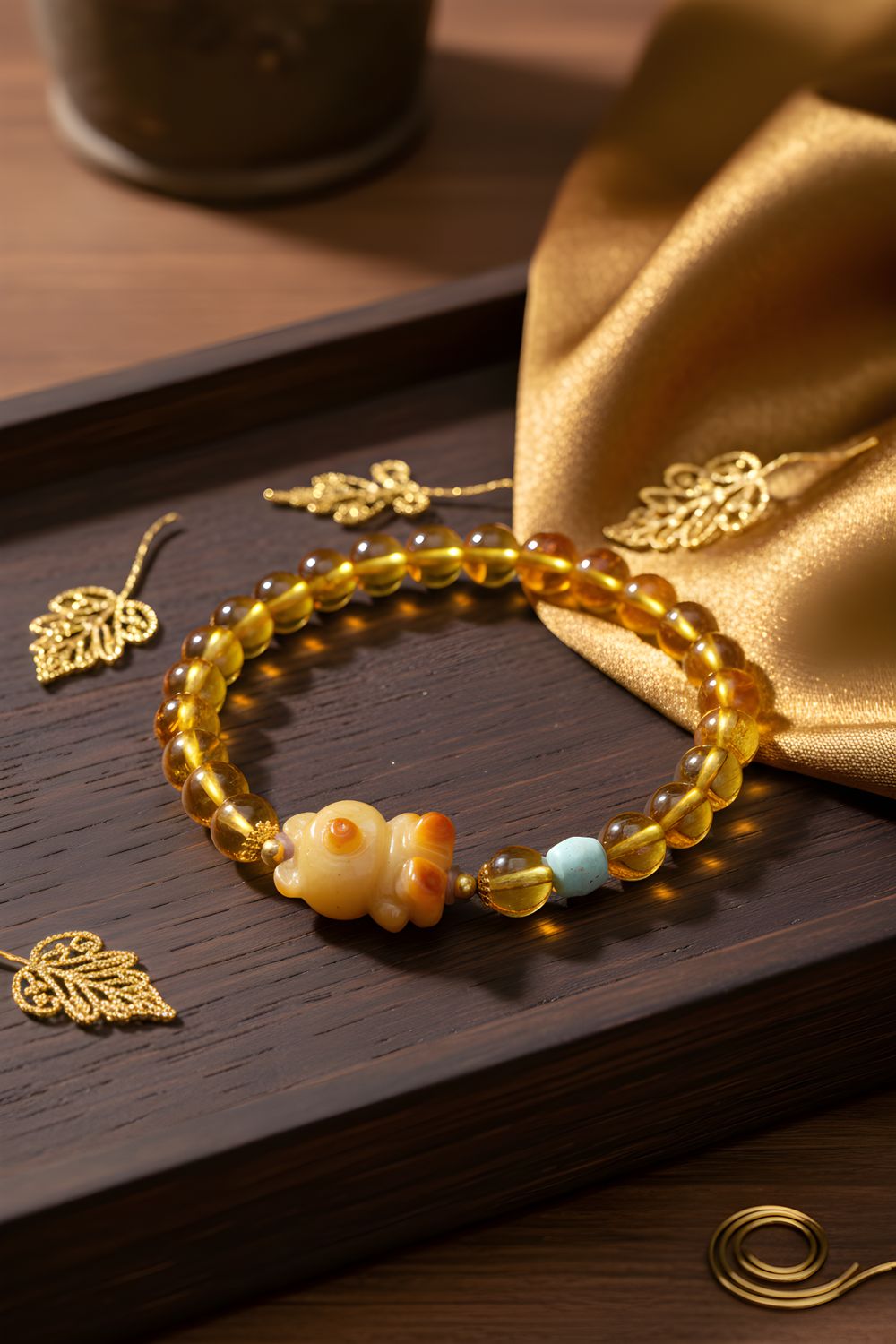 Natural Blue Amber with Bear - 18k