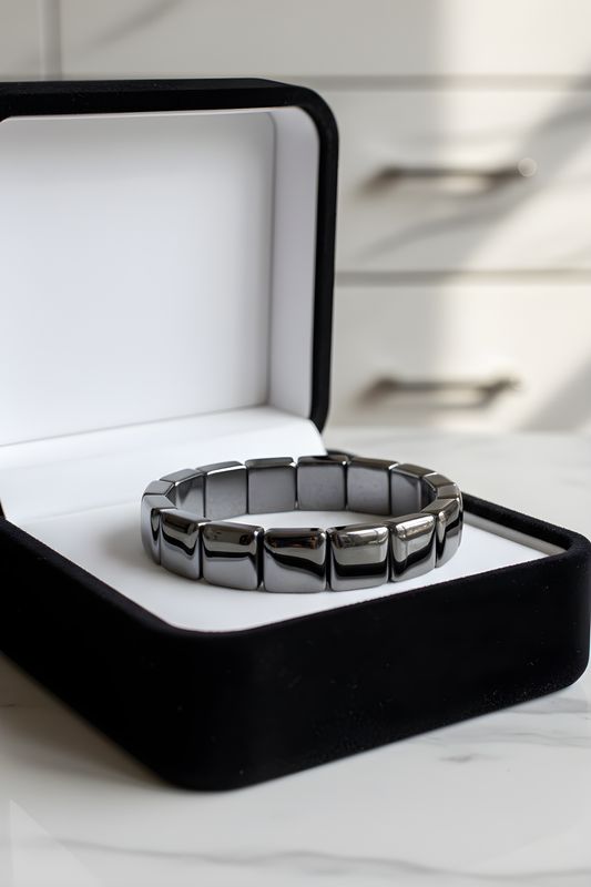 Natural Terahertz Soft Bangle