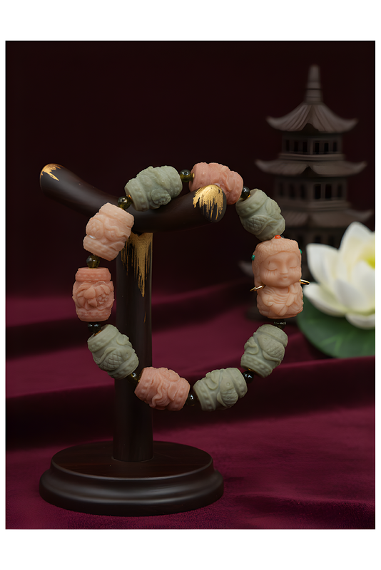 Natural Alashan Agate with Fish Carving &amp; Guanyin - 18K