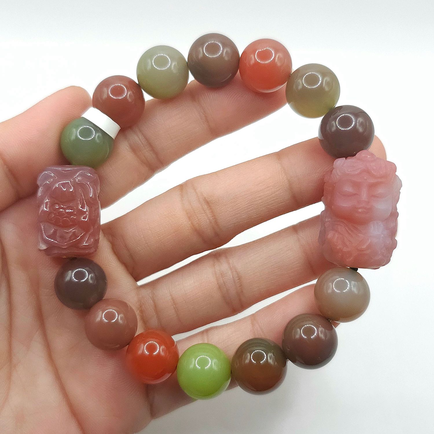 Natural Yan Yuan Agate with Guanyin &amp; Lotus - 18k