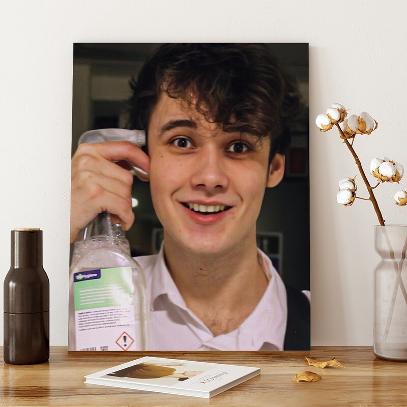 Wilbur Soot Canvas