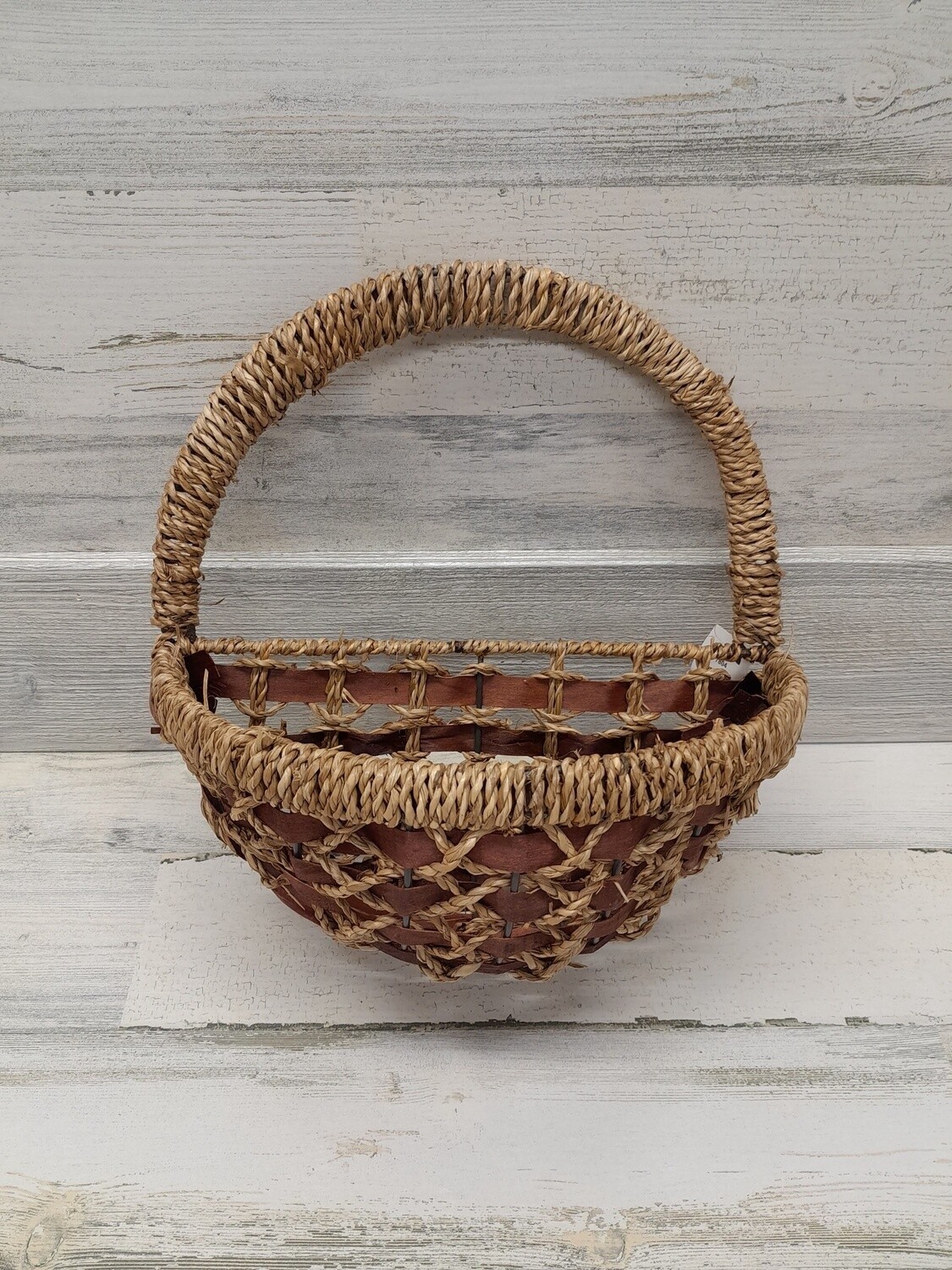 *Flat Back Wall Basket Brown