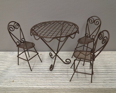 MINI TABLE AND CHAIRS