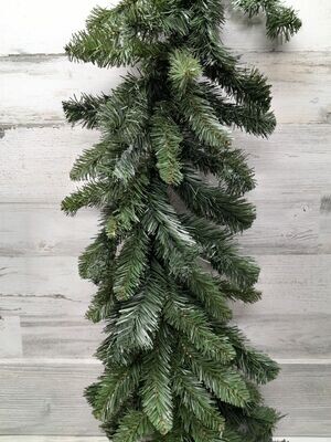 9&#39;x14&quot; Deluxe Roanoke Pine Garland