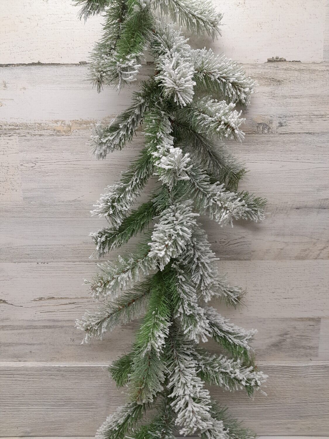 *9&#39;x12&quot; Flocked Rocky Mountain Pine Garland