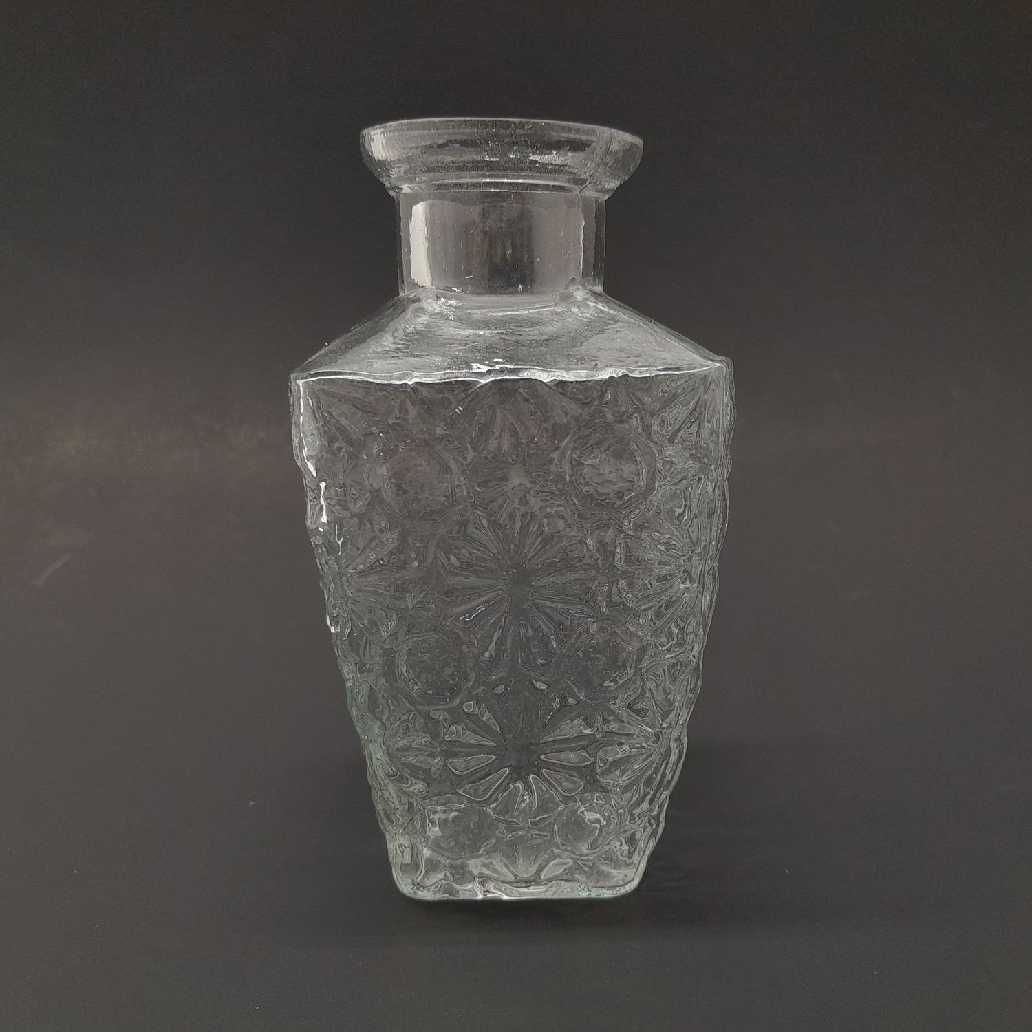 2.7&quot;x5&quot; Tapered Vase w/1&quot; Opening (Glass)