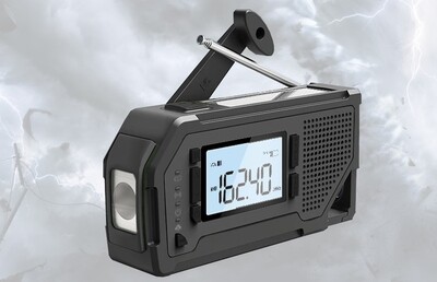 Multifunction emergency radio with headphone jack EV-002