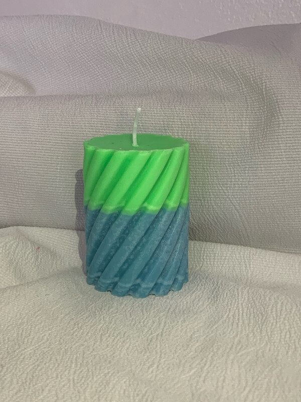 Medium Swirl Candle 