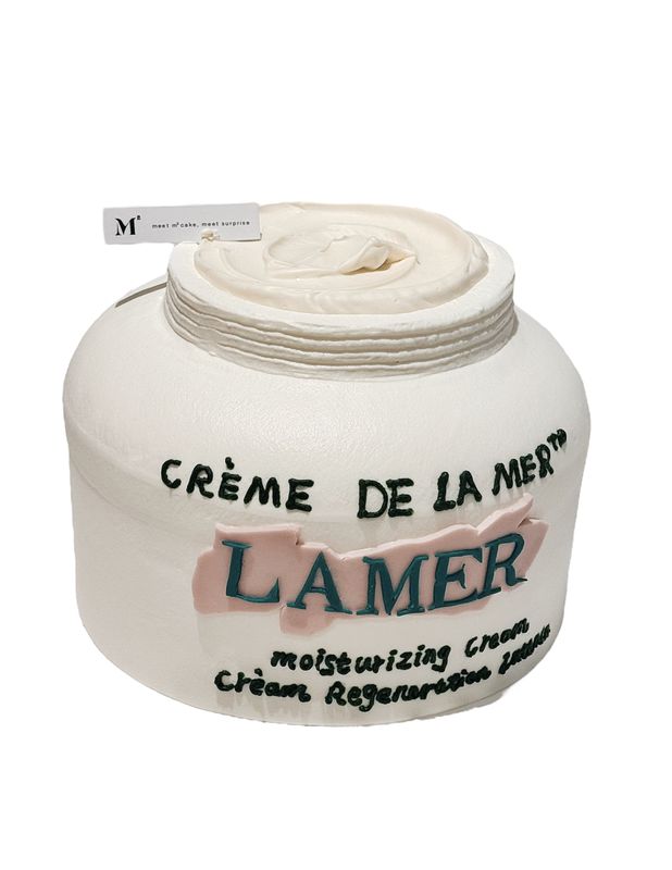 L&#39; amer Cream Bottle Cake