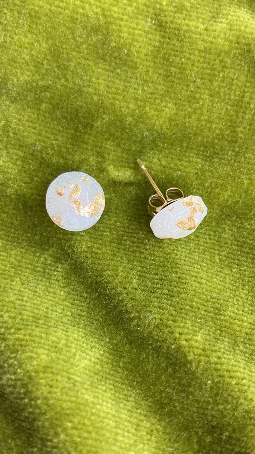 Simple Milk Stud