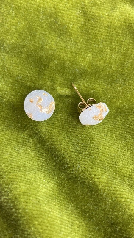 Simple Milk Stud