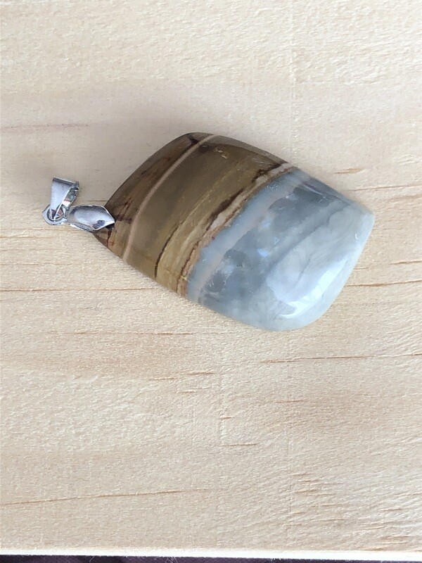 Pendentif de jaspe polychrome