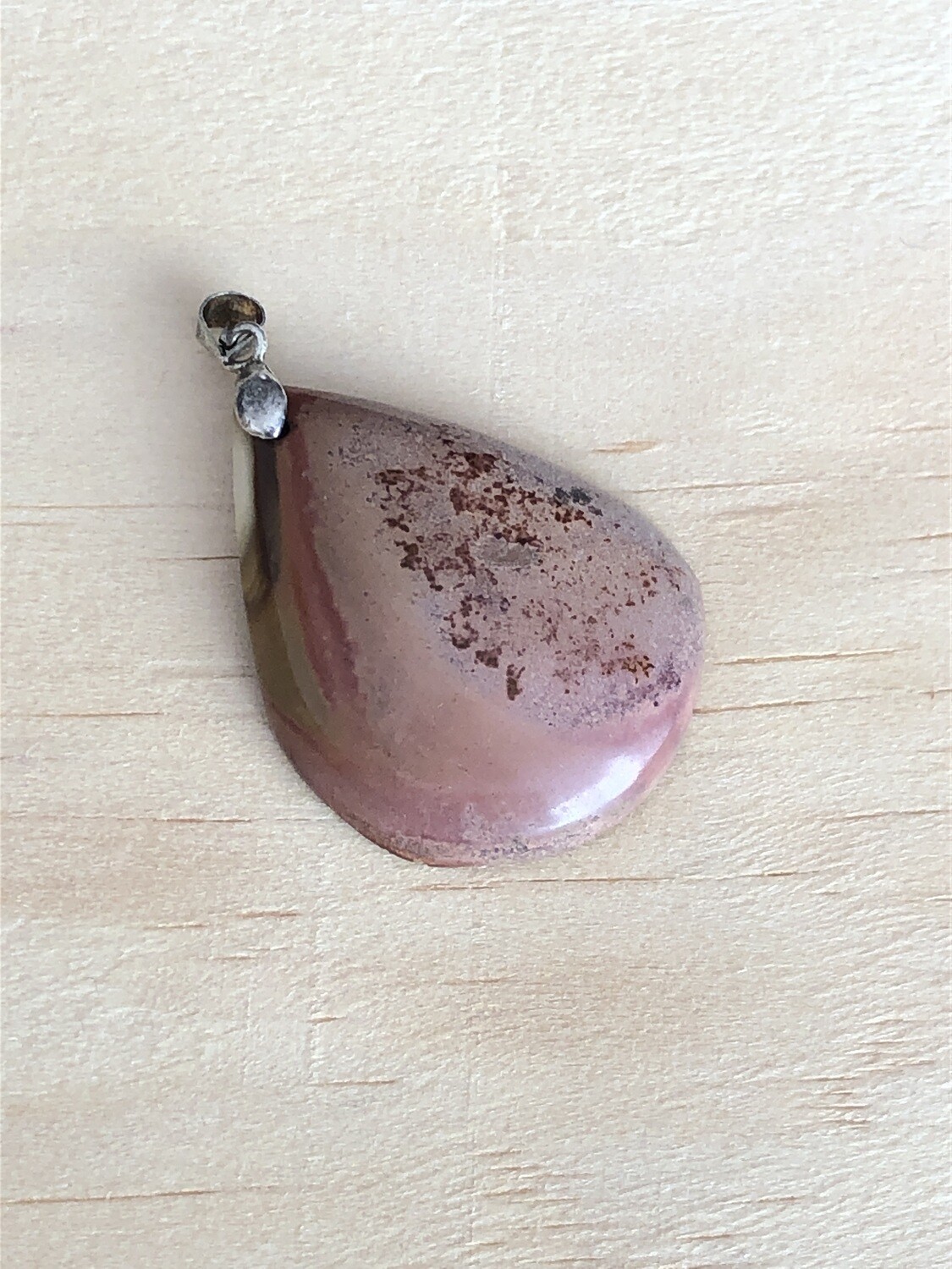 Pendentif de jaspe polychrome