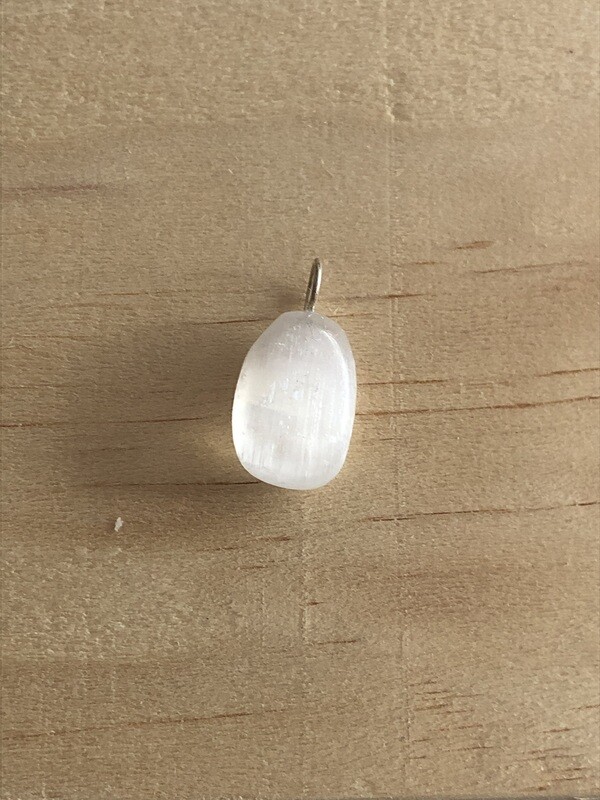 Pendentif de sélénite