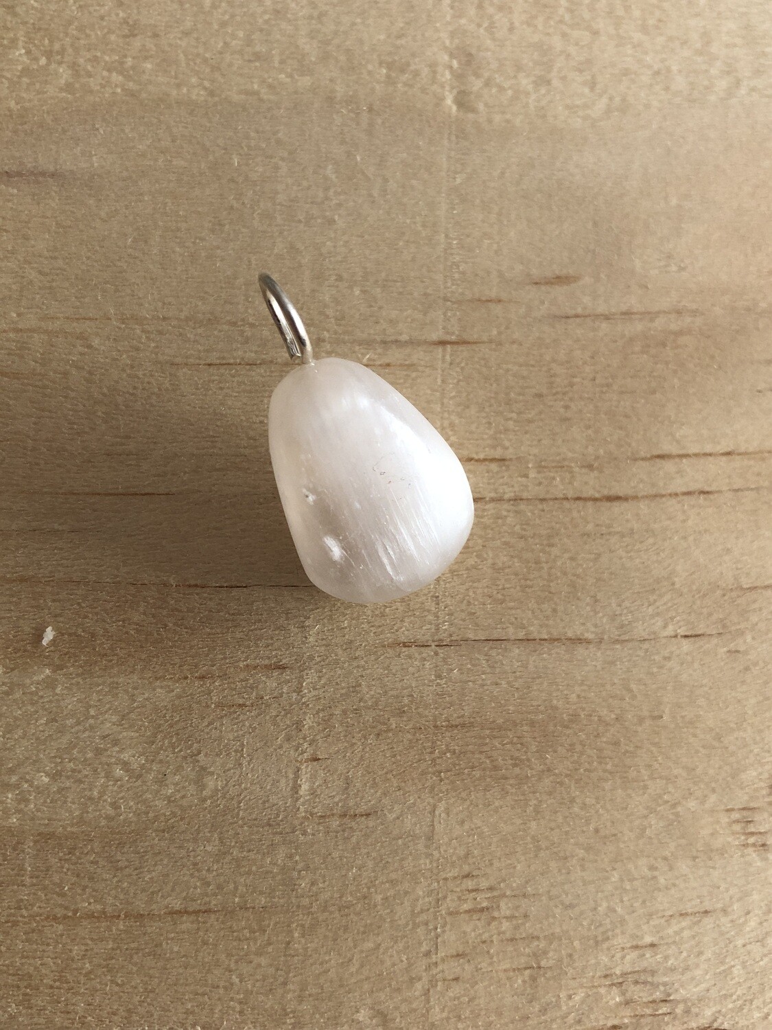Pendentif de sélénite