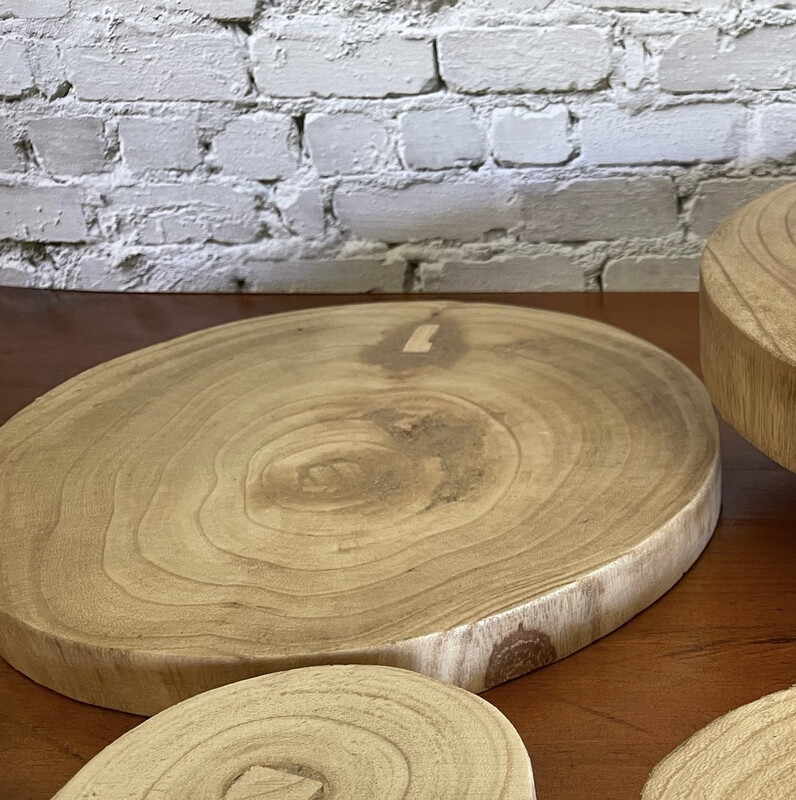 Medium round varnished timber base