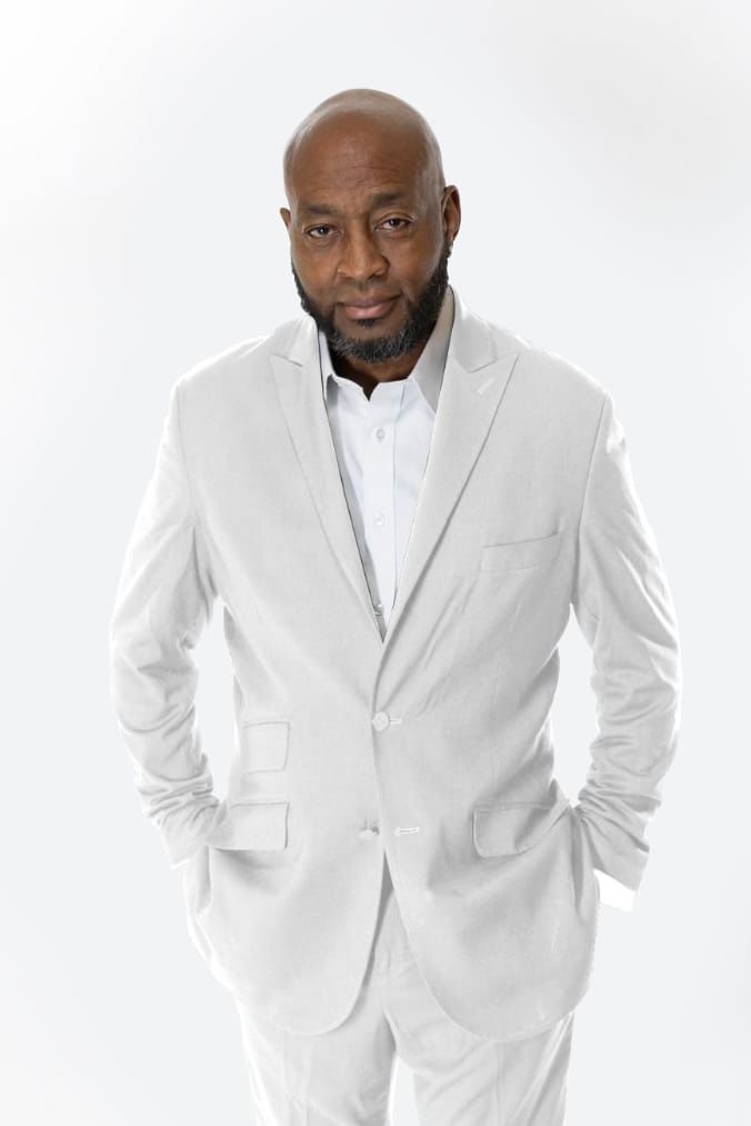 Ghost White (100% Wool Super 180 + Complementary MTM White Shirt)  Sizes 32-64