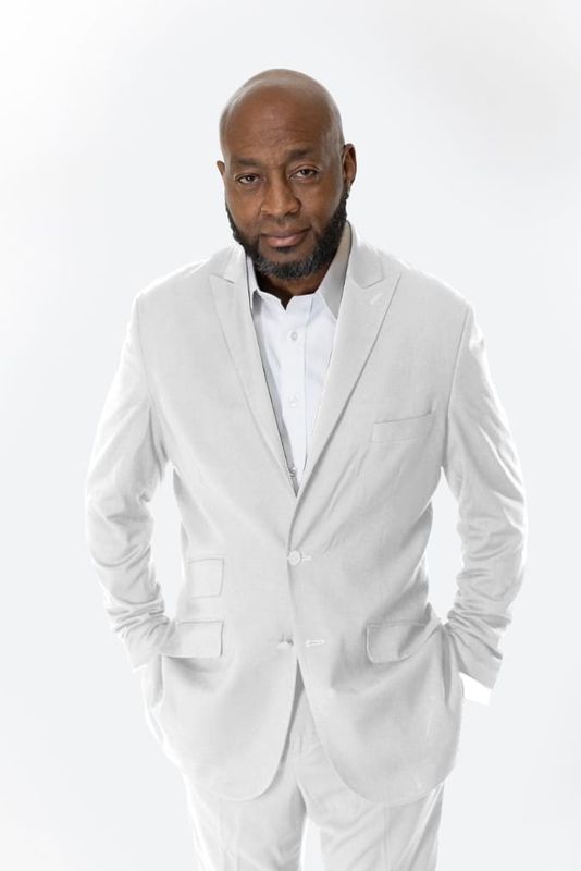 Ghost White (100% Wool Super 180 + Complementary MTM White Shirt)  Sizes 32-64