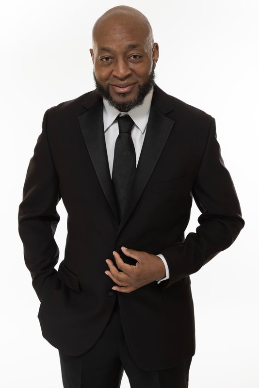 The Tuxedo (100% Wool Super 180 + Complementary MTM White Shirt)
Sizes 32-64